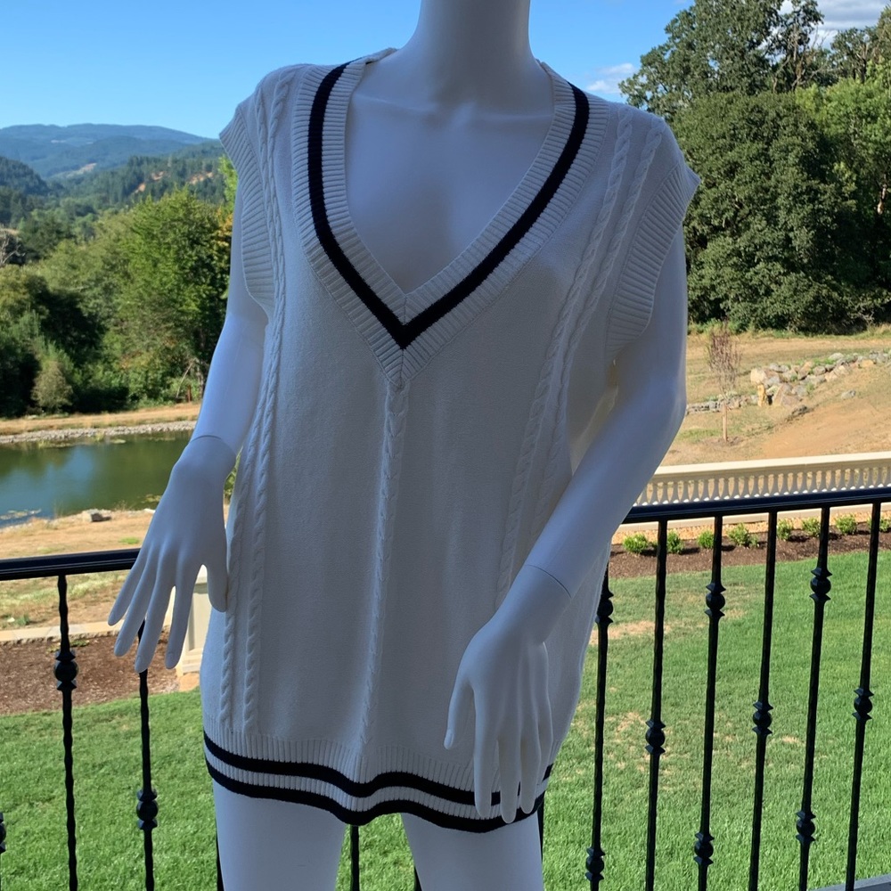 Aritzia Sunday Best Sweater Vest in White/Navy